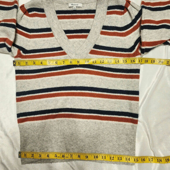 Madewell Striped Westgate V-Neck Sweater in Coziest Yarn, Size XS - Picture 6 of 7